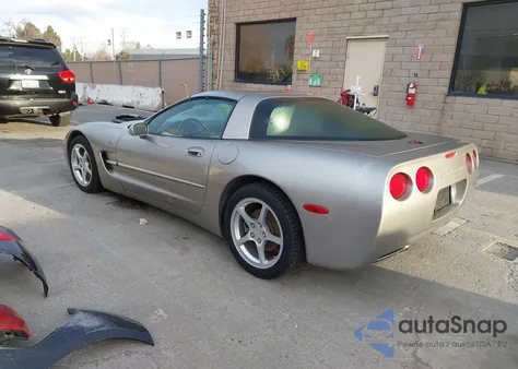 2000 Chevrolet Corvette из США, поврежденный, VIN 1G1YY22G7Y5113145